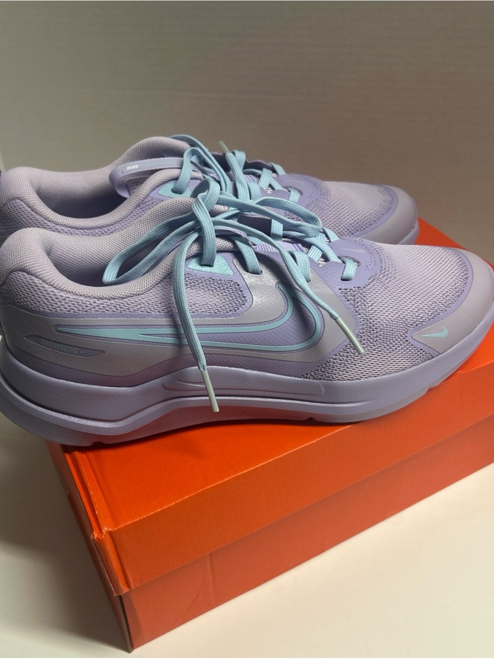 Nike Cosmic Runner Girls Lilac Running Shoes Size 6Y